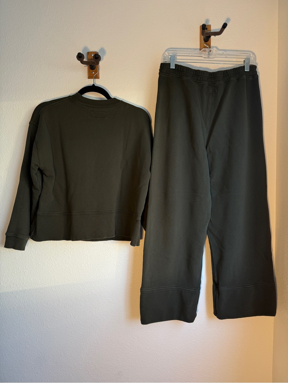 THE GREAT. Dark Olive Green Cropped Sweatshirt and Wide Leg Sweatpants Set - Picture 7 of 16
